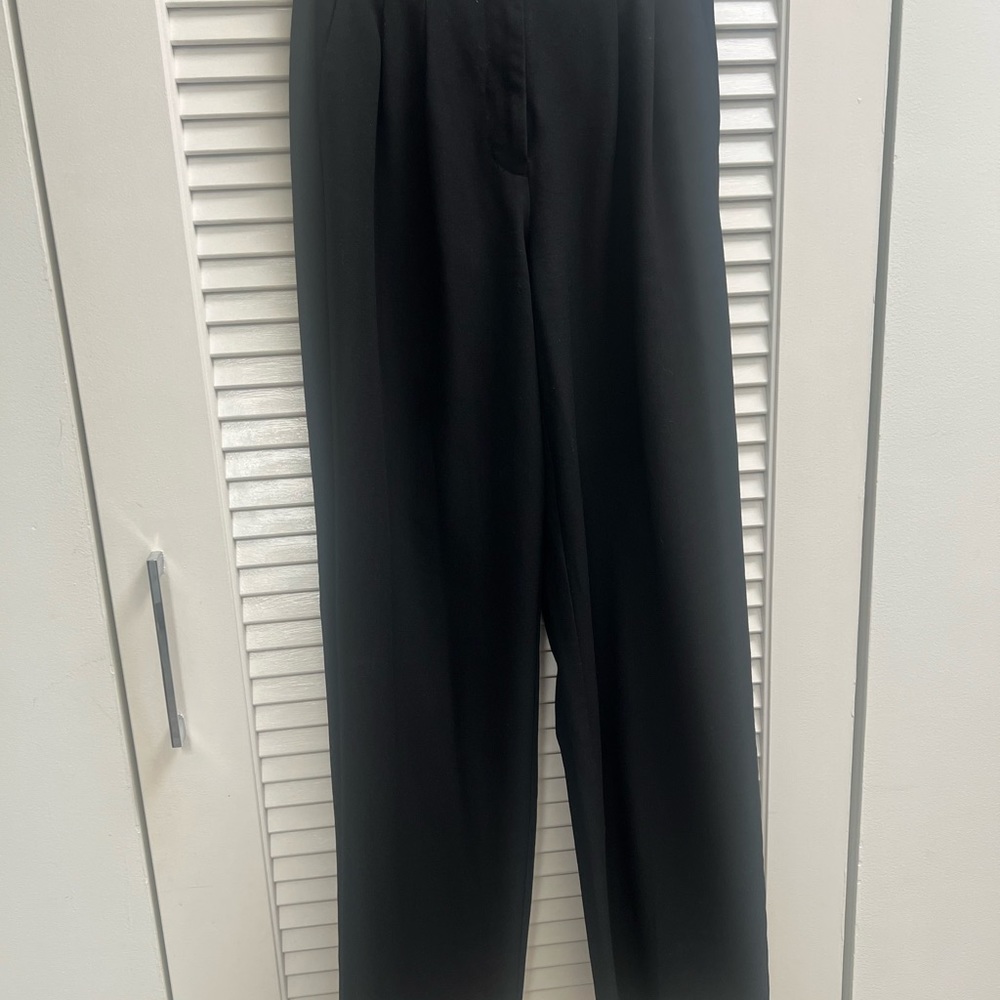 Wilfred women's black pants in size 2. Originally from Aritzia.
